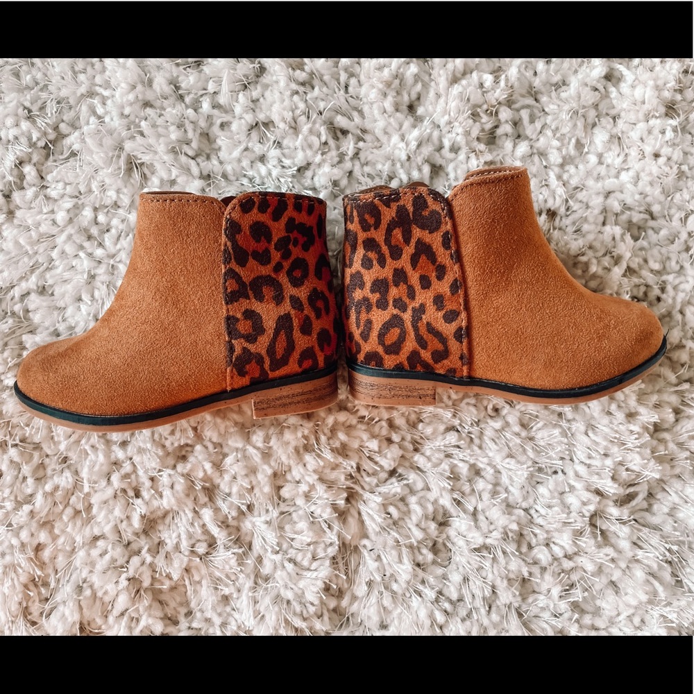Baby girl booties